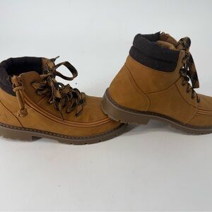 Billy Footwear Brown Lug II Lace Up Boots. Size K2M.